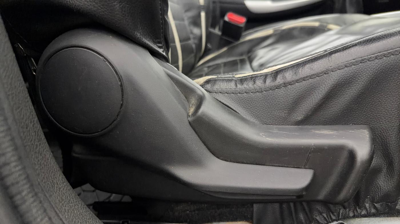 2017 Maruti Baleno DELTA PETROL 1.2, Petrol, Manual, 87,405 km, Driver Side Adjustment Panel