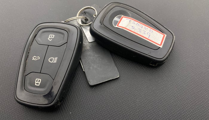 2023 Tata PUNCH ACCOMPLISHED MT CNG, CNG, Manual, 73,661 km, Key Close Up