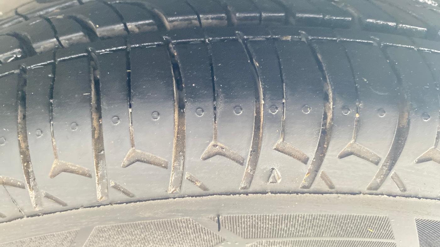 2014 Hyundai i10 MAGNA 1.1, Petrol, Manual, 57,429 km, Right Front Tyre Tread