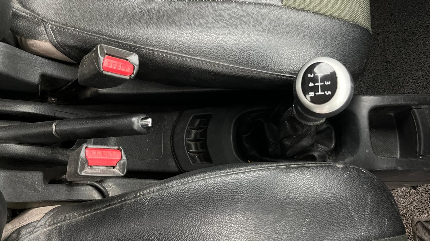 2013 Maruti Wagon R 1.0 VXI, Petrol, Manual, 59,268 km, Gear Lever