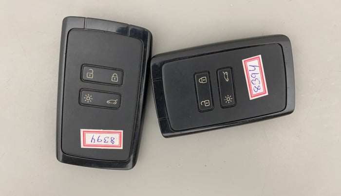 2023 Renault TRIBER RXZ AMT, Petrol, Automatic, 15,606 km, Key Close Up