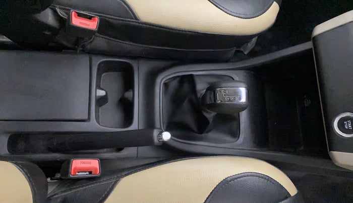 2023 Renault TRIBER RXZ AMT, Petrol, Automatic, 15,606 km, Gear Lever