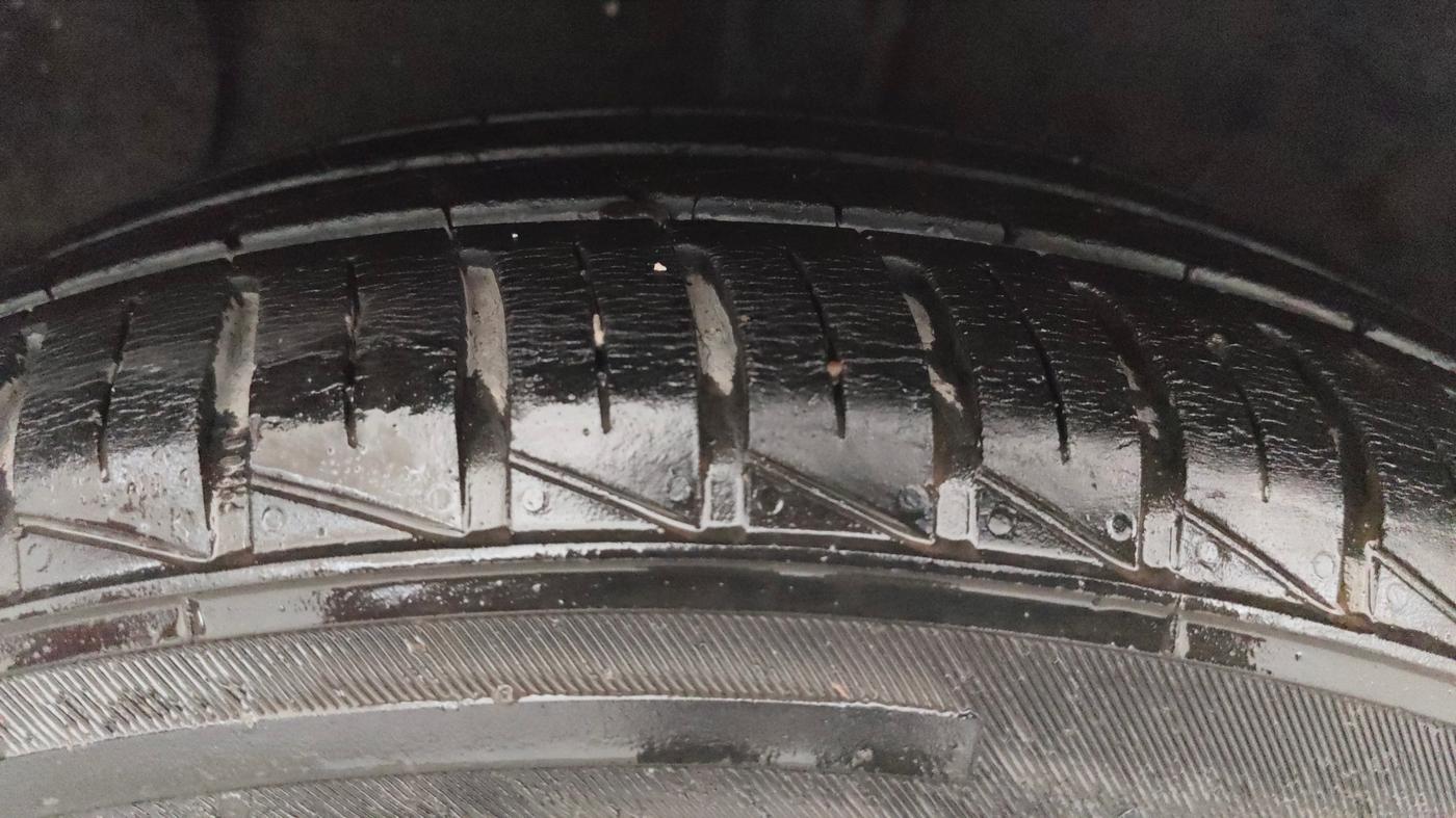 2022 Hyundai AURA S 1.2 CNG, CNG, Manual, 32,964 km, Left Front Tyre Tread