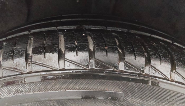 2022 Hyundai AURA S 1.2 CNG, CNG, Manual, 32,964 km, Left Front Tyre Tread