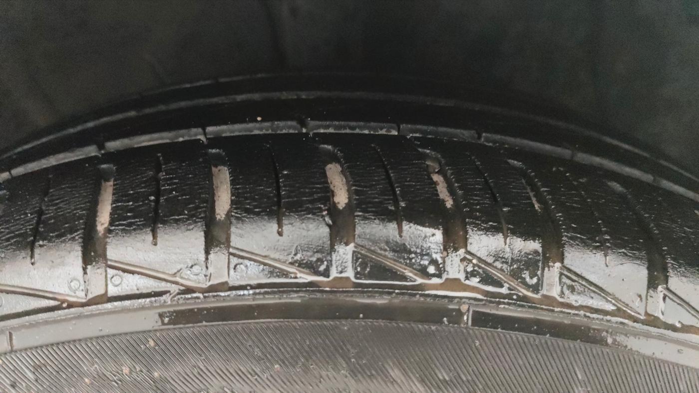 2022 Hyundai AURA S 1.2 CNG, CNG, Manual, 32,964 km, Right Front Tyre Tread