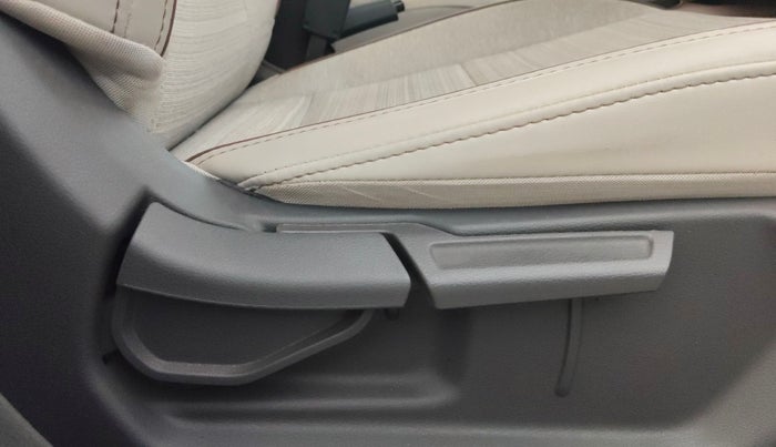 2022 Hyundai AURA S 1.2 CNG, CNG, Manual, 32,964 km, Driver Side Adjustment Panel