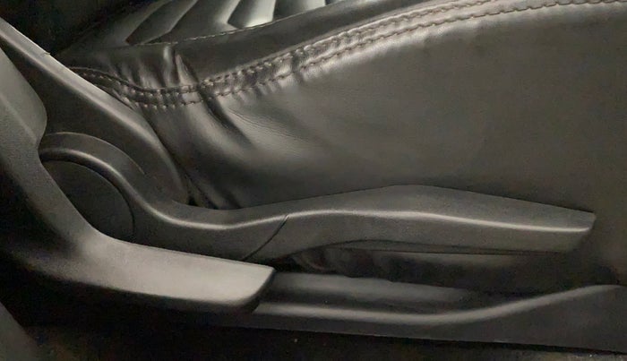 2021 Maruti Swift LXI, CNG, Manual, 92,464 km, Driver Side Adjustment Panel