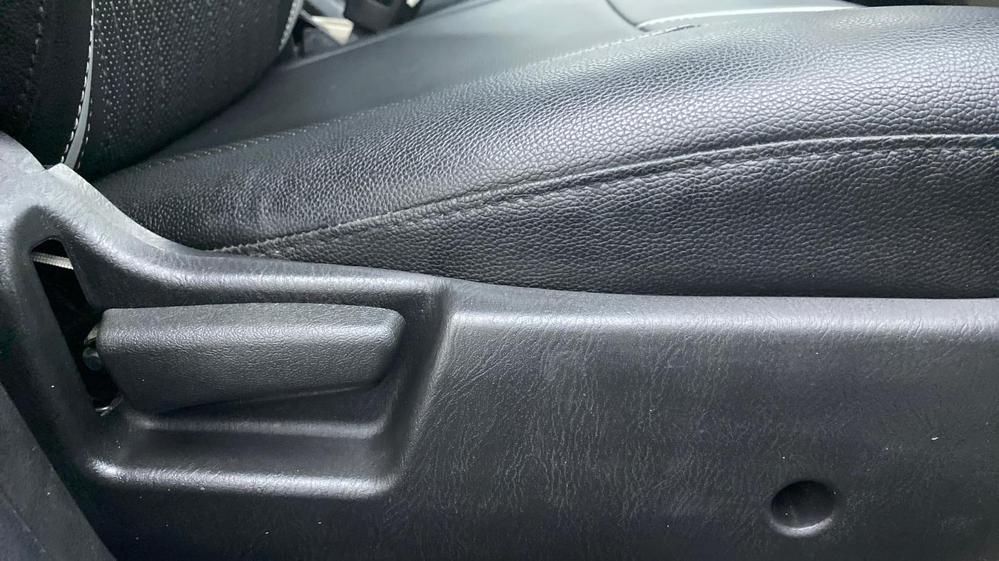2022 Maruti Alto VXI PLUS, Petrol, Manual, 13,095 km, Driver Side Adjustment Panel