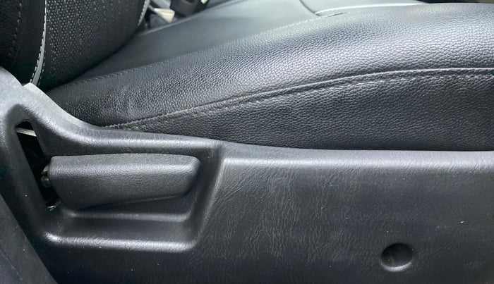 2022 Maruti Alto VXI PLUS, Petrol, Manual, 13,095 km, Driver Side Adjustment Panel