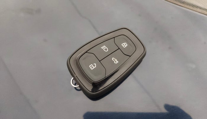 2022 Tata TIGOR XZ PLUS CNG, CNG, Manual, 39,569 km, Key Close Up