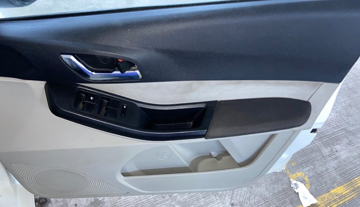 2022 Tata TIGOR XZA PLUS PETROL, Petrol, Automatic, 48,761 km, Driver Side Door Panels Control