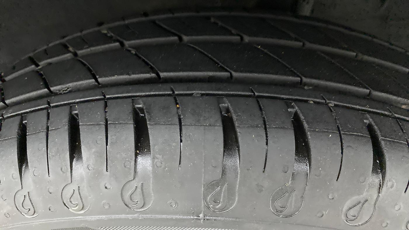 2021 Renault Kwid CLIMBER 1.0 (O), Petrol, Manual, 5,455 km, Left Rear Tyre Tread