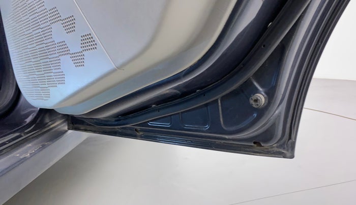 2019 Tata NEXON XM PETROL, Petrol, Manual, 95,344 km, Right rear door - Slightly rusted