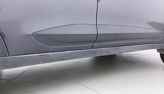 2019 Tata NEXON XM PETROL, Petrol, Manual, 95,344 km, Right running board - Cladding has minor damage