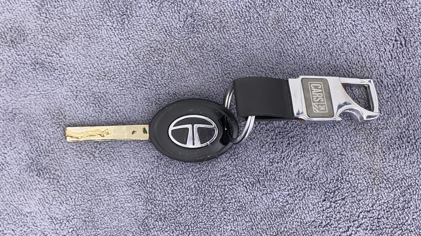 2019 Tata NEXON XM PETROL, Petrol, Manual, 95,344 km, Key Close Up