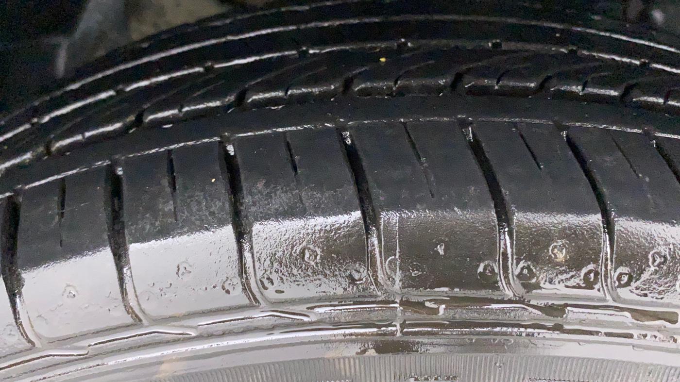 2019 Tata NEXON XM PETROL, Petrol, Manual, 95,344 km, Right Front Tyre Tread