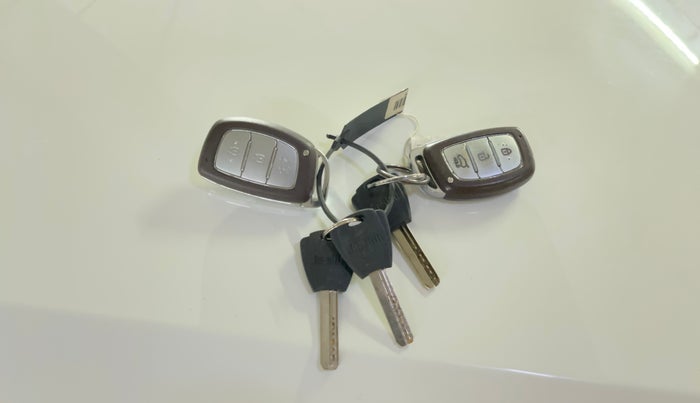 2016 Hyundai Creta SX PLUS 1.6 PETROL, Petrol, Manual, 58,958 km, Key Close Up