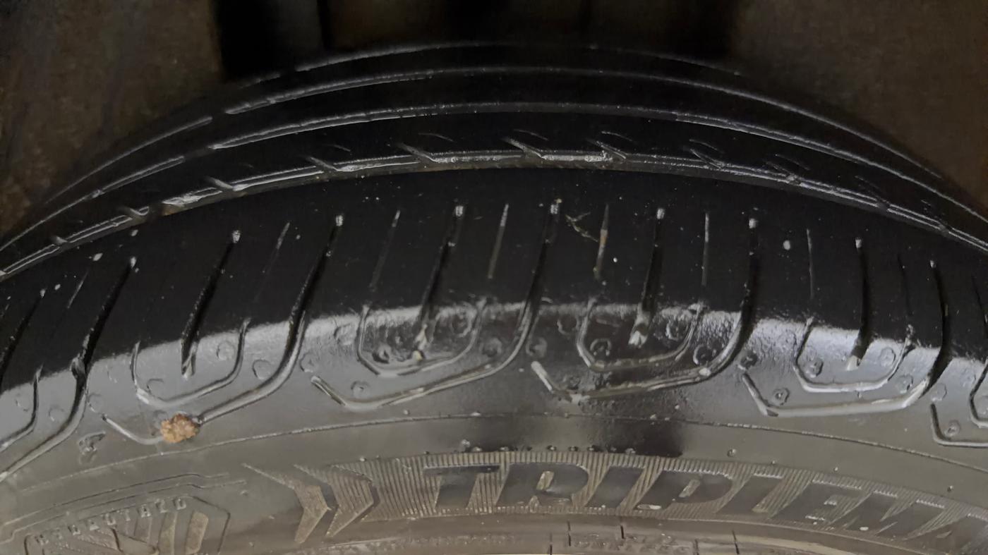 2023 Volkswagen VIRTUS TOPLINE TSI 1.0 AT, Petrol, Automatic, 64,199 km, Right Rear Tyre Tread