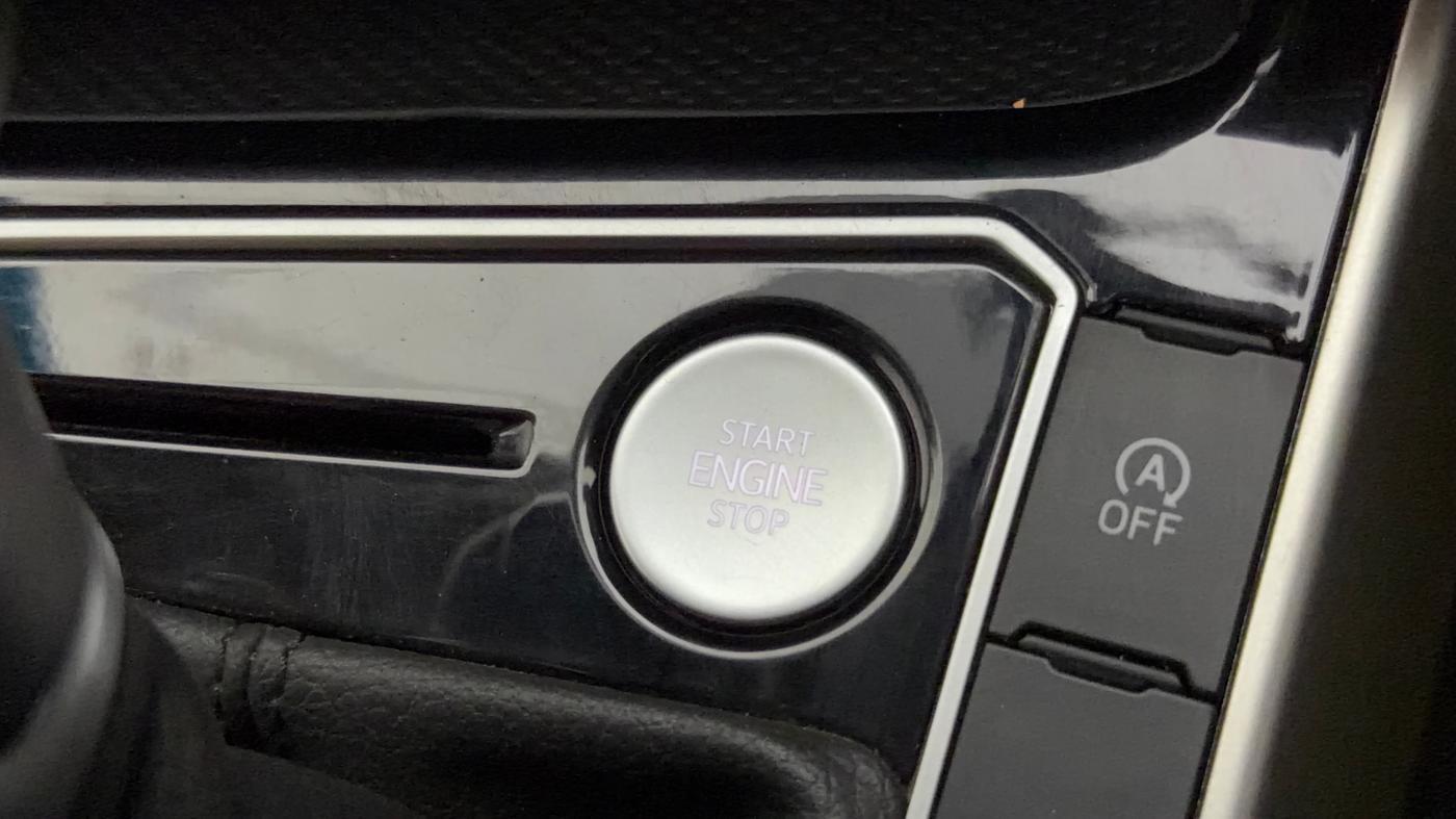 2023 Volkswagen VIRTUS TOPLINE TSI 1.0 AT, Petrol, Automatic, 64,199 km, Keyless Start/ Stop Button