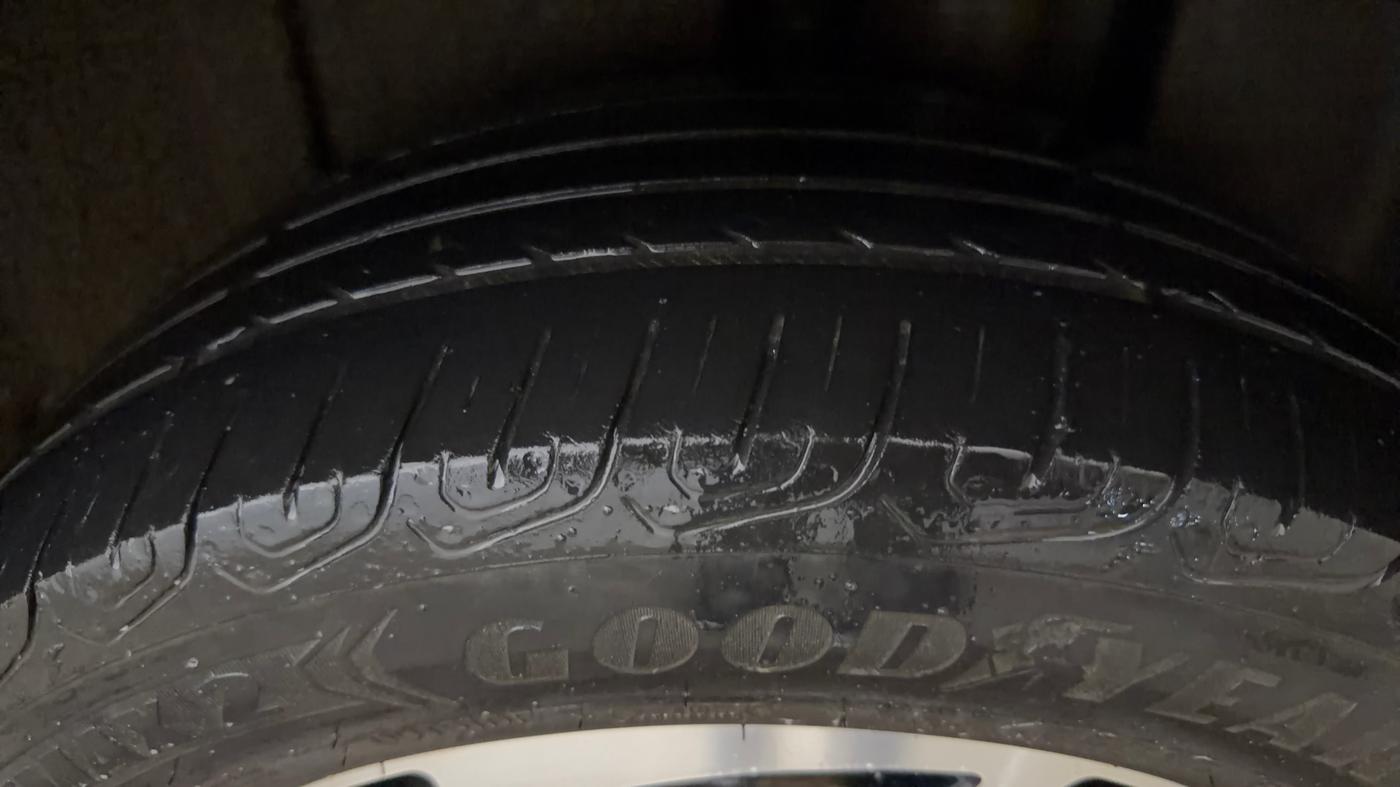 2023 Volkswagen VIRTUS TOPLINE TSI 1.0 AT, Petrol, Automatic, 64,199 km, Left Rear Tyre Tread
