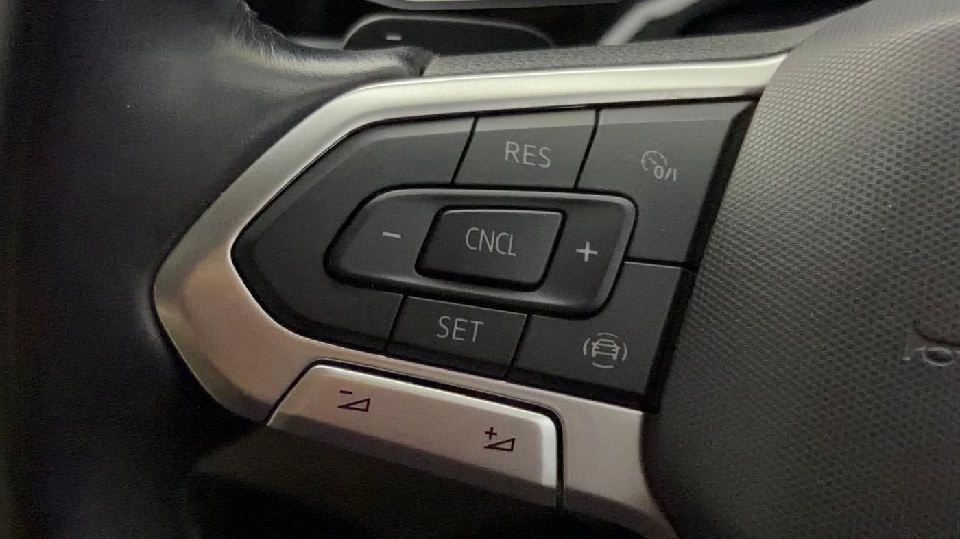 2023 Volkswagen VIRTUS TOPLINE TSI 1.0 AT, Petrol, Automatic, 64,199 km, Adaptive Cruise Control
