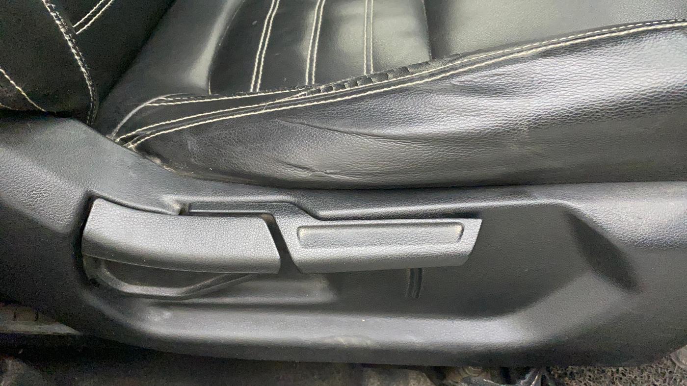 2019 Hyundai VENUE SX PLUS 1.0 TURBO DCT, Petrol, Automatic, 72,340 km, Driver Side Adjustment Panel