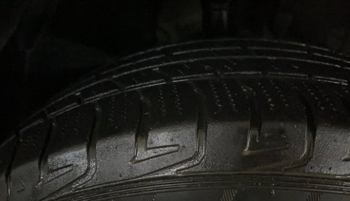 2014 Nissan Terrano XL (P), Petrol, Manual, 92,036 km, Right Front Tyre Tread