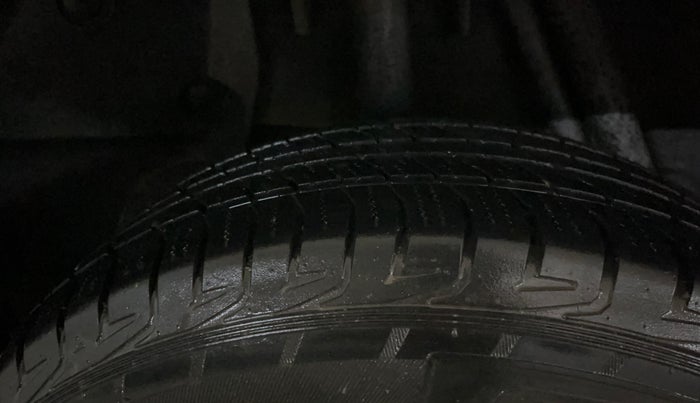 2014 Nissan Terrano XL (P), Petrol, Manual, 92,036 km, Right Rear Tyre Tread