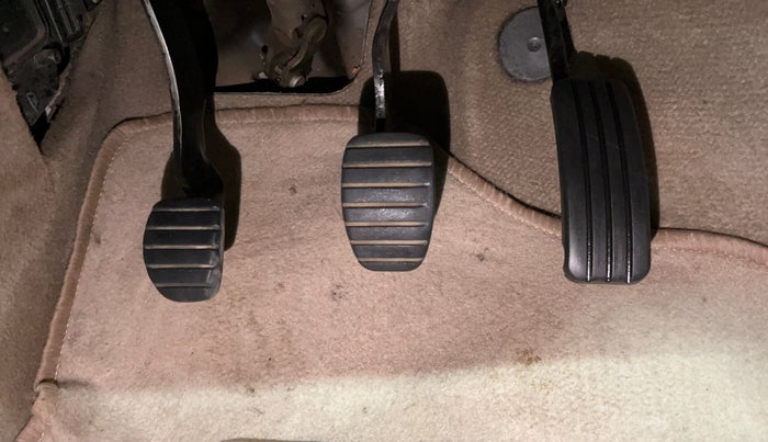 2014 Nissan Terrano XL (P), Petrol, Manual, 92,036 km, Pedals