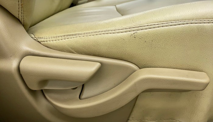 2014 Honda Mobilio 1.5 S I DTEC, Diesel, Manual, 53,489 km, Driver Side Adjustment Panel