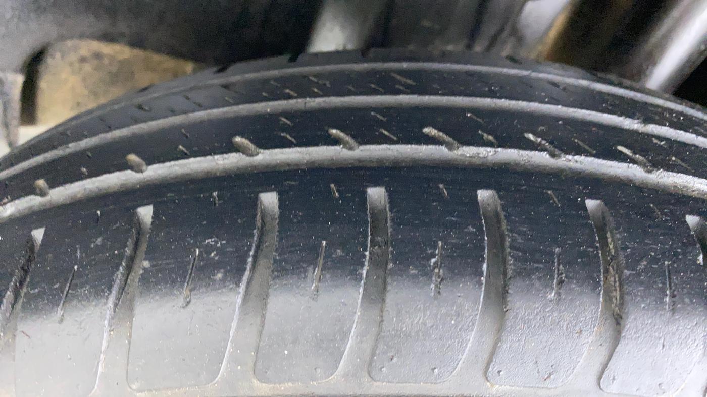 2018 Maruti Swift VXI D, Petrol, Manual, 48,809 km, Left Rear Tyre Tread