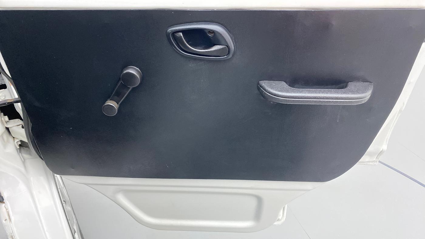 2018 Maruti Eeco 5 STR WITH AC PLUSHTR, Petrol, Manual, 37,999 km, Driver Side Door Panels Control