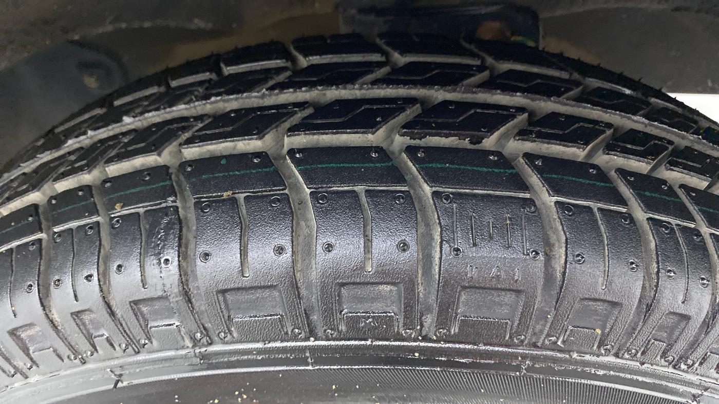 2018 Maruti Eeco 5 STR WITH AC PLUSHTR, Petrol, Manual, 37,999 km, Right Front Tyre Tread