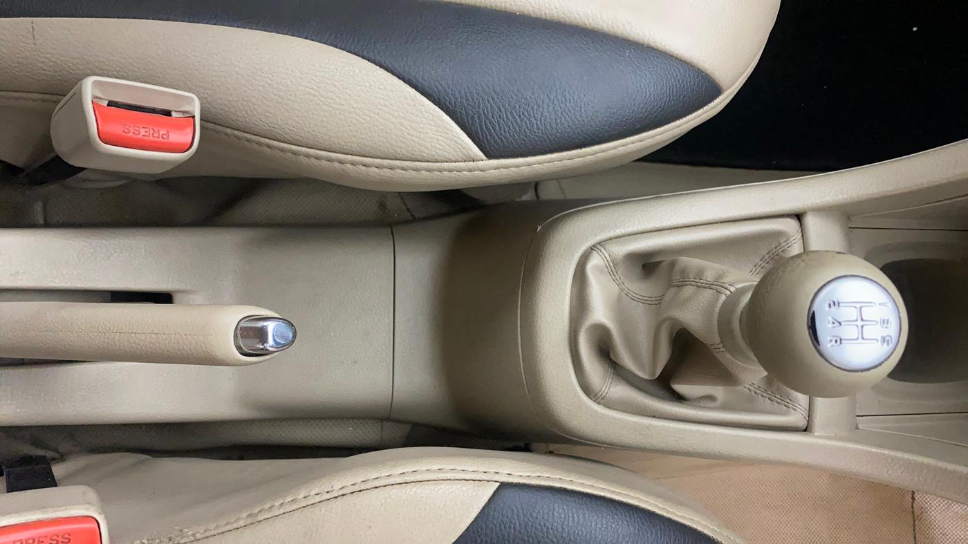 2018 Maruti Ertiga VDI SHVS, Diesel, Manual, 57,586 km, Gear Lever