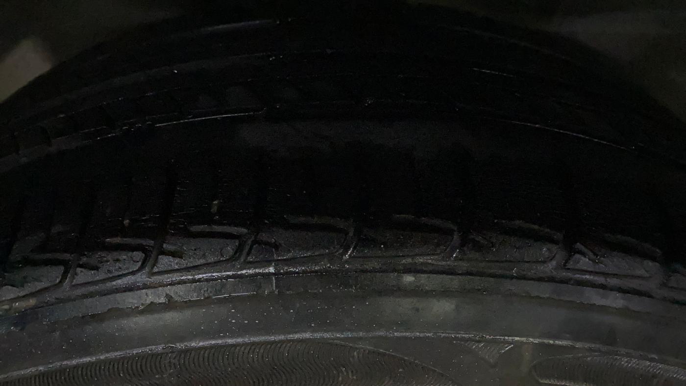 2021 Tata ALTROZ XZ PETROL, Petrol, Manual, 26,111 km, Right Rear Tyre Tread
