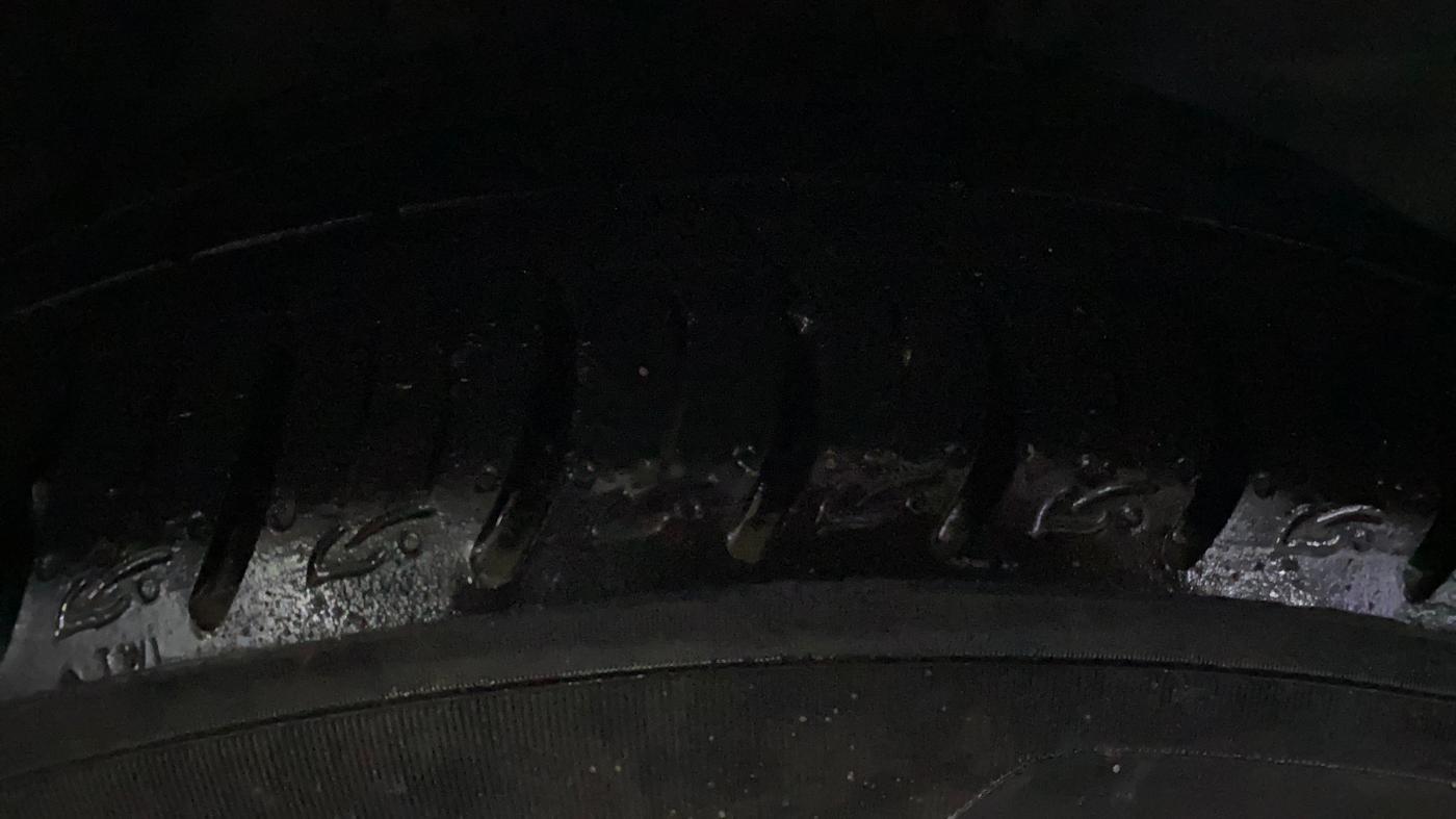 2021 Tata ALTROZ XZ PETROL, Petrol, Manual, 26,111 km, Right Front Tyre Tread