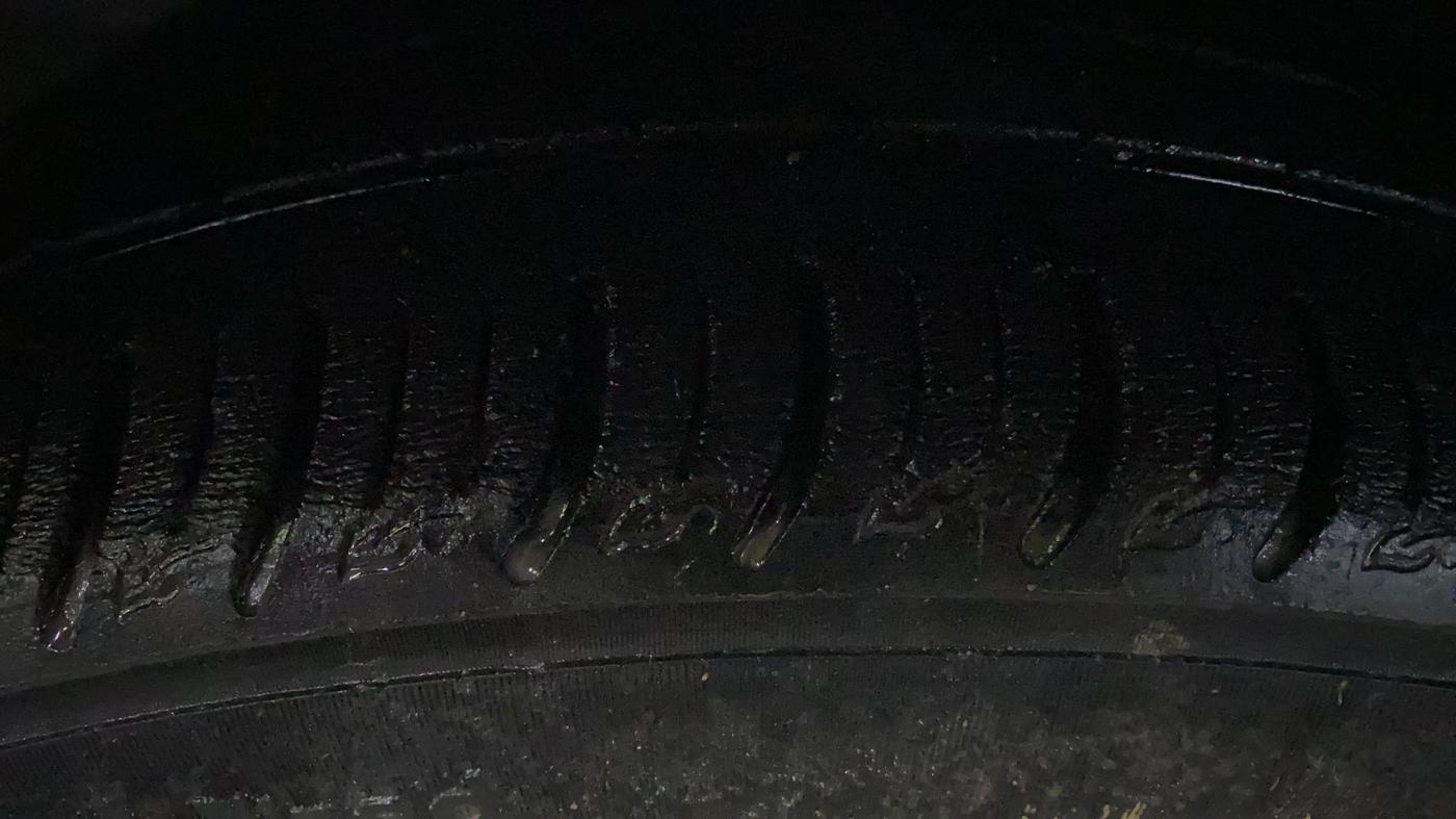 2021 Tata ALTROZ XZ PETROL, Petrol, Manual, 26,111 km, Left Front Tyre Tread