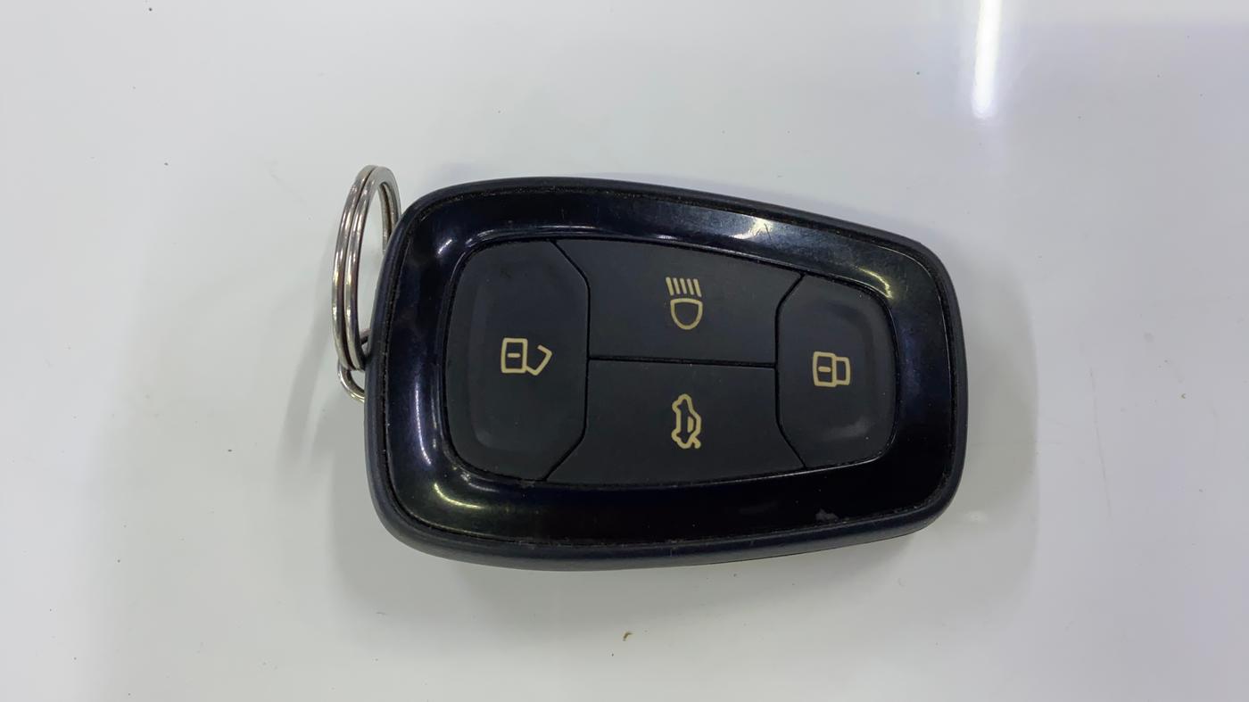 2021 Tata ALTROZ XZ PETROL, Petrol, Manual, 26,111 km, Key Close Up