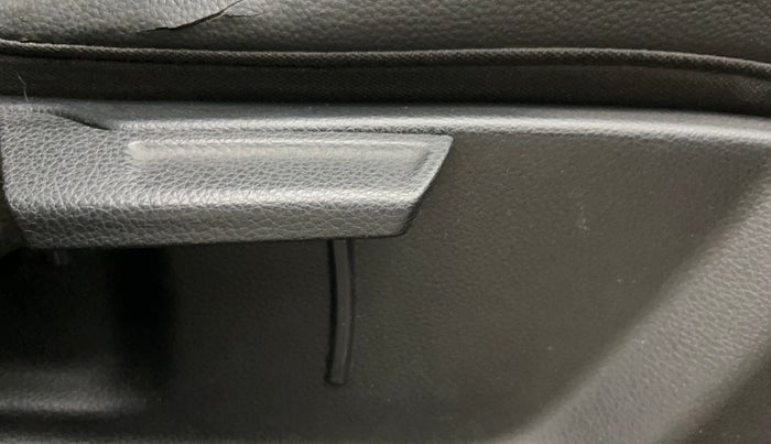 2020 KIA SONET GTX PLUS 1.5 AT, Diesel, Automatic, 65,301 km, Driver Side Adjustment Panel