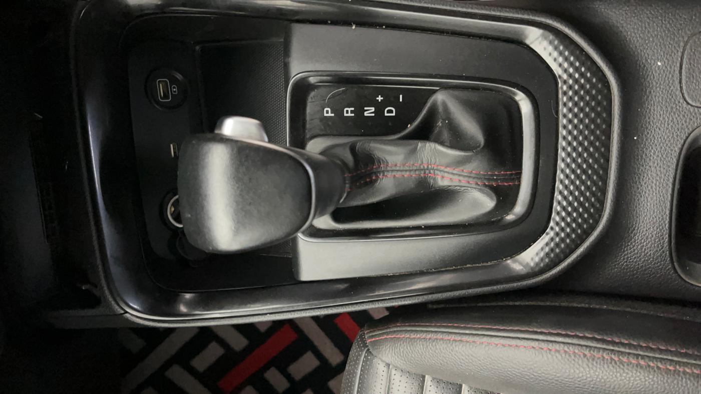 2020 KIA SONET GTX PLUS 1.5 AT, Diesel, Automatic, 65,360 km, Gear Lever
