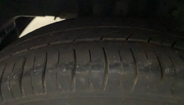 2014 Hyundai Eon D-LITE+, Petrol, Manual, 35,722 km, Right Rear Tyre Tread