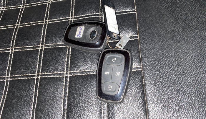 2024 Tata TIGOR XZ PLUS CNG, CNG, Manual, 25,960 km, Key Close Up