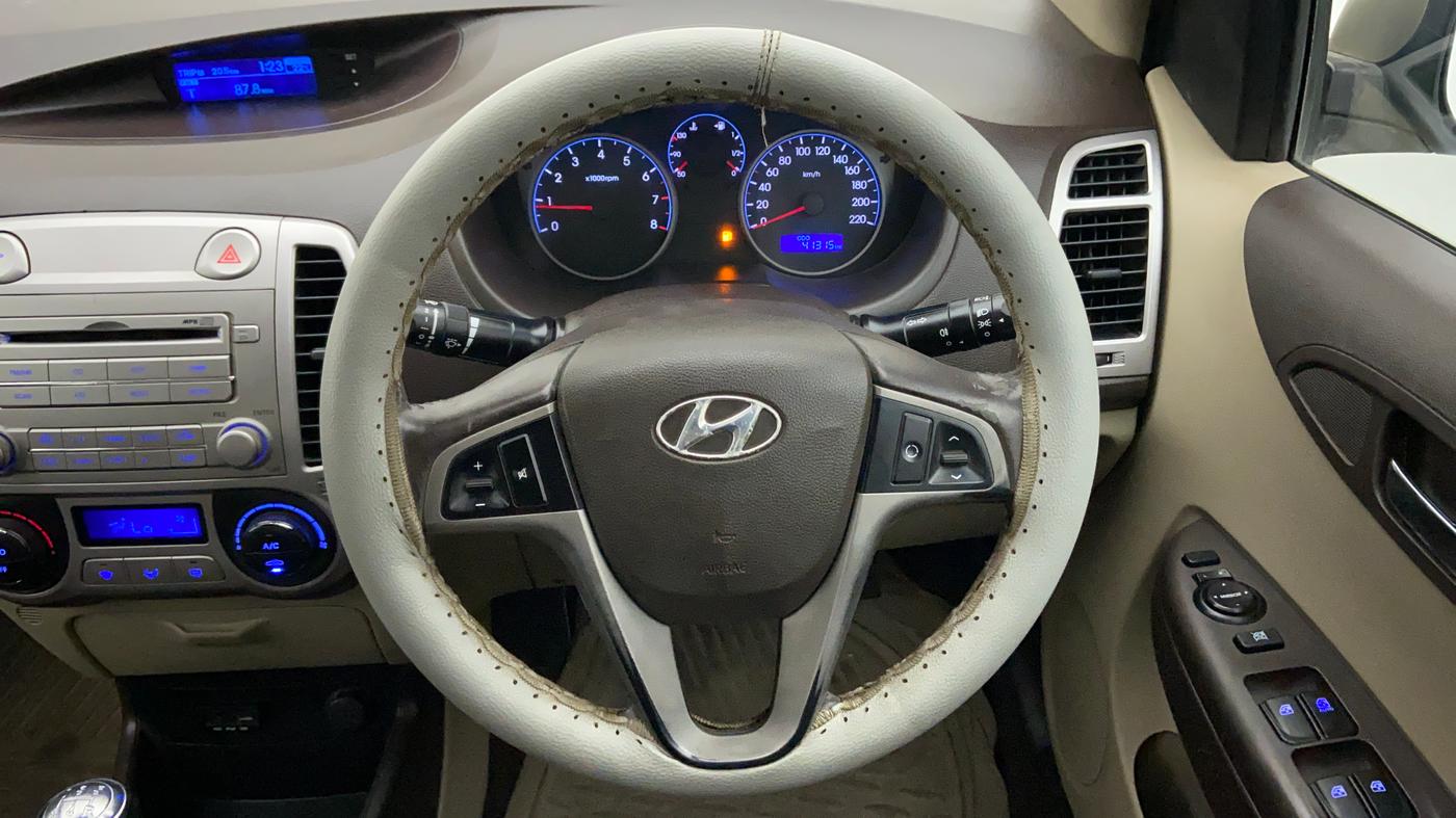 2010 Hyundai i20 SPORTZ 1.2, Petrol, Manual, 42,073 km, Steering Wheel Close Up