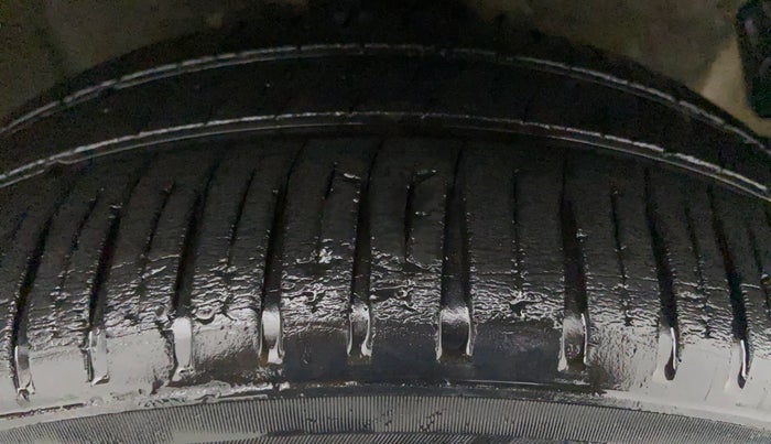 2010 Hyundai i20 SPORTZ 1.2, Petrol, Manual, 42,073 km, Right Front Tyre Tread