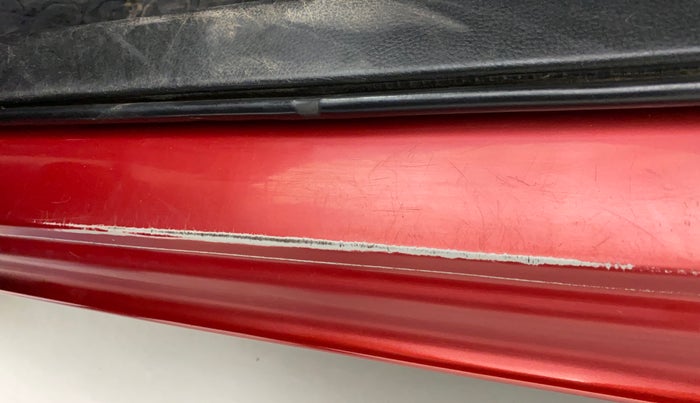 2014 Maruti Swift VXI, Petrol, Manual, 88,051 km, Left running board - Minor scratches