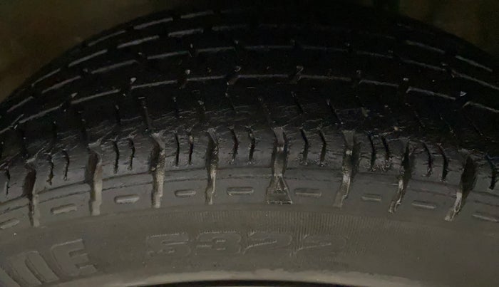 2017 Maruti Alto K10 VXI, Petrol, Manual, 16,622 km, Left Front Tyre Tread