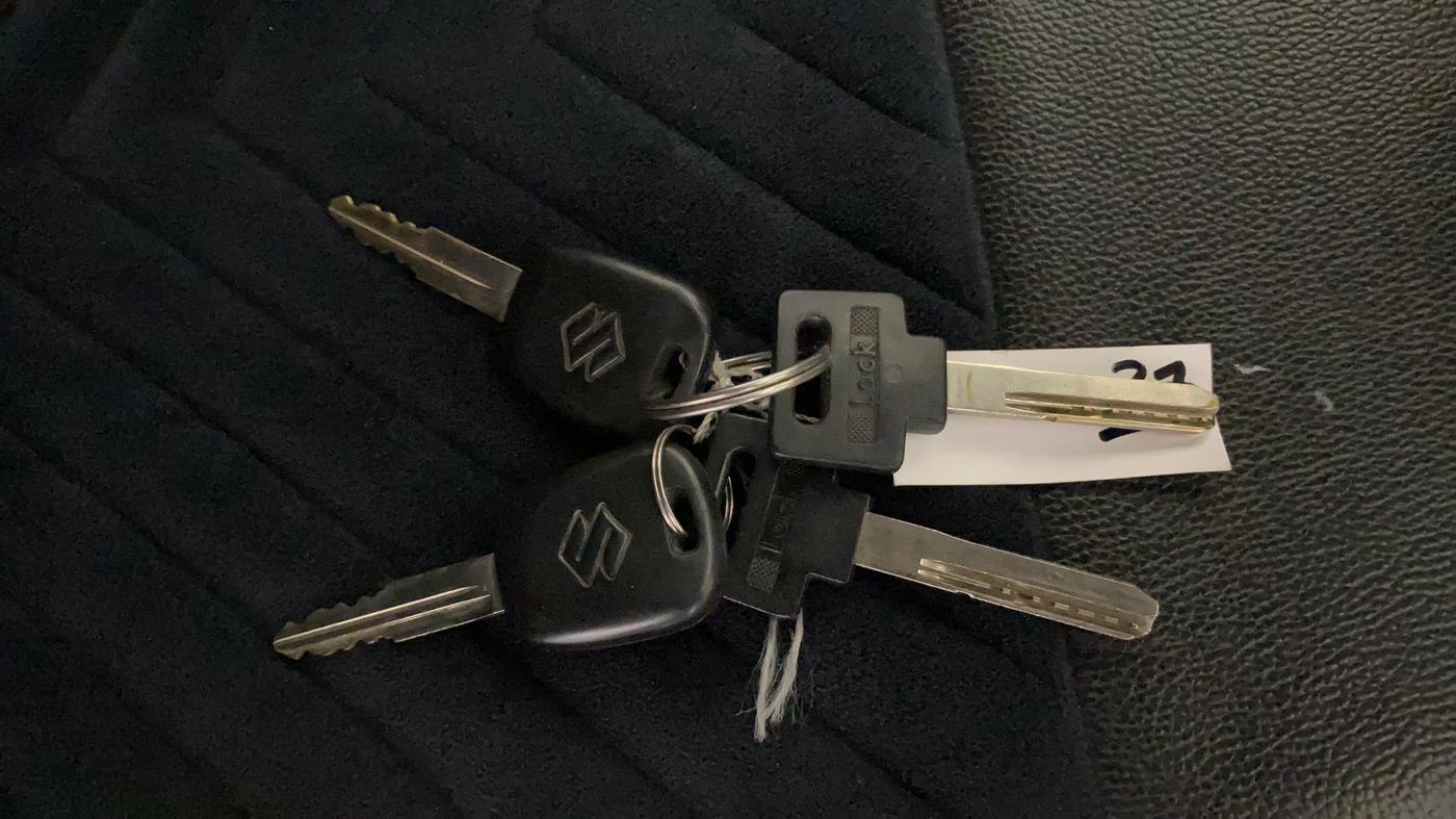2017 Maruti Alto K10 VXI, Petrol, Manual, 16,622 km, Key Close Up