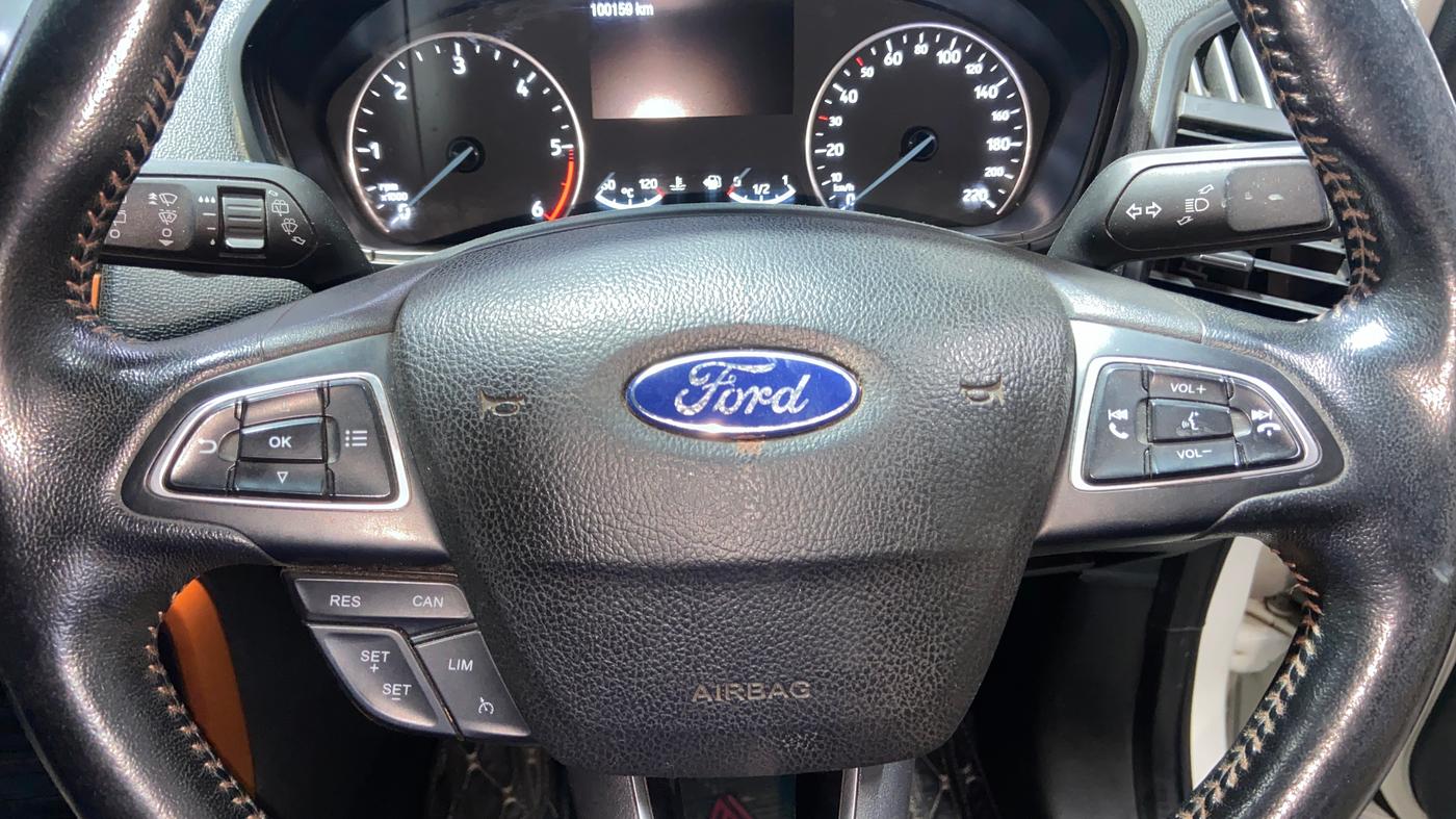 2021 Ford Ecosport TITANIUM 1.5L SPORTS(SUNROOF) DIESEL, Diesel, Manual, 1,00,122 km, Adaptive Cruise Control
