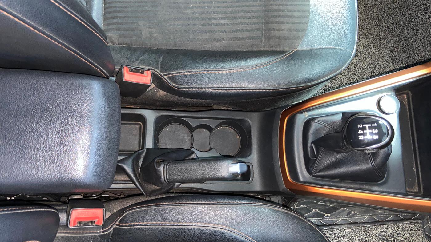 2021 Ford Ecosport TITANIUM 1.5L SPORTS(SUNROOF) DIESEL, Diesel, Manual, 1,00,122 km, Gear Lever