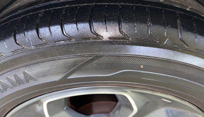 2021 Ford Ecosport TITANIUM 1.5L SPORTS(SUNROOF) DIESEL, Diesel, Manual, 1,00,150 km, Left Front Tyre Tread